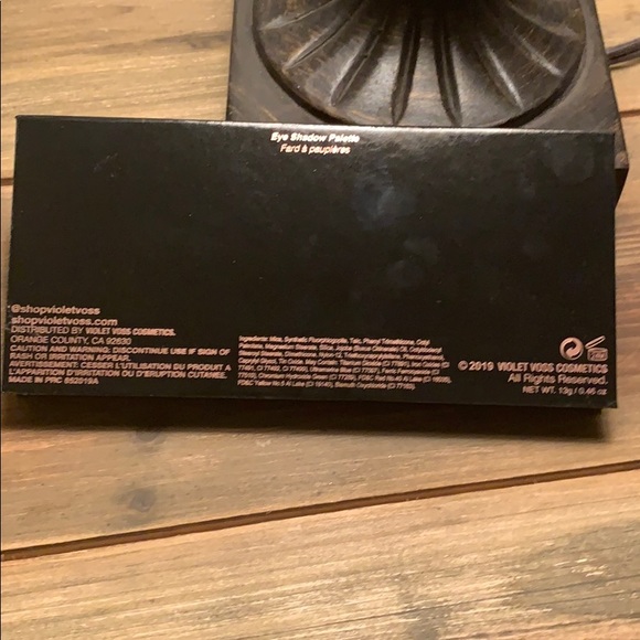 🌼🌼🌼3/15Violet Voss Essentials Eye Shadow - Picture 3 of 3